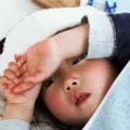 Cara Praktis Mengatasi Demam Anak Dengan Plester Kompres
