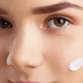 Perawatan Kulit Dengan Body Lotions Dan Body Serum