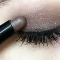 Tren Warna Eyeshadow Natural Pilihan