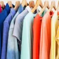Cara Untuk Menghilangkan Noda Kuning Di Baju Berwarna