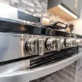 Perbedaan Oven Listrik Dan Gas, Lalu Mana Yang Terbaik Untuk Anda