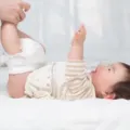 Ketahui Penyebab Ruam Popok Pada Bayi Dan Cara Mengatasinya