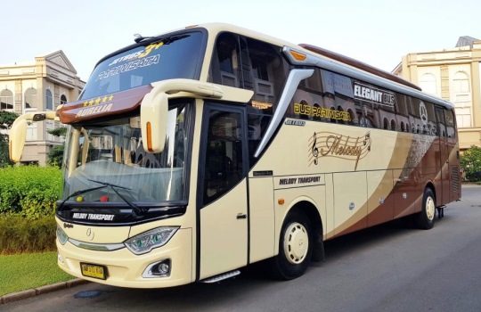 Sewa Bus Pariwisata Jakarta di MELODY TRANSPORT Solusi Transportasi yang Nyaman dan Aman untuk Liburan Anda