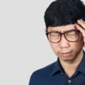 Cara Menghilangkan Sakit Kepala Berdenyut