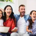 Menikmati Hangatnya Natal Keluarga Dengan Film Happiest Dan Film Natal Lainnya