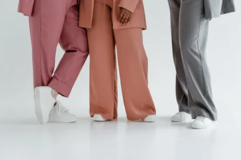 Panduan cara memadukan warna pakaian yang tepat untuk OOTD harian