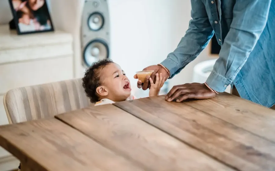 Cara mengatasi anak susah makan dengan menyajikan makanan sehat dalam suasana menyenangkan