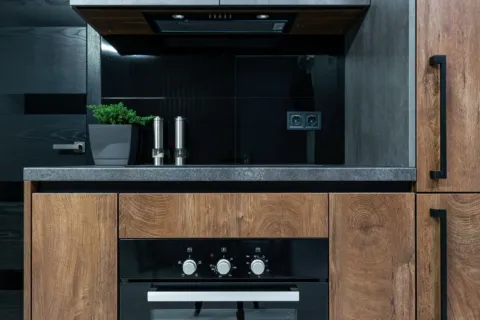 Inspirasi desain dapur minimalis modern yang rapi dan estetik untuk rumah lahan terbatas
