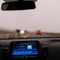 Tips mengemudi aman di jalan tol untuk perjalanan jauh