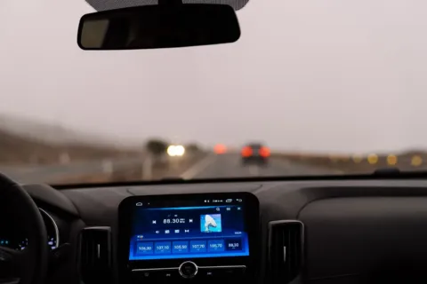 Tips mengemudi aman di jalan tol untuk perjalanan jauh